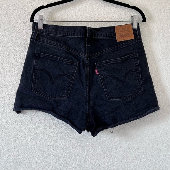 Levi’s Women’s Ribcage Shorts 31 Charcoal Raw Hem Rodeo Summer Beach Festival - Picture 3 of 10